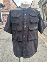 Load image into Gallery viewer, Short Sleeve Utility Shirt black
