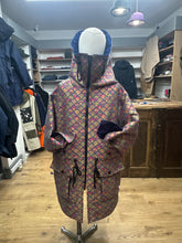 Load image into Gallery viewer, Peacock Hide ParkA
